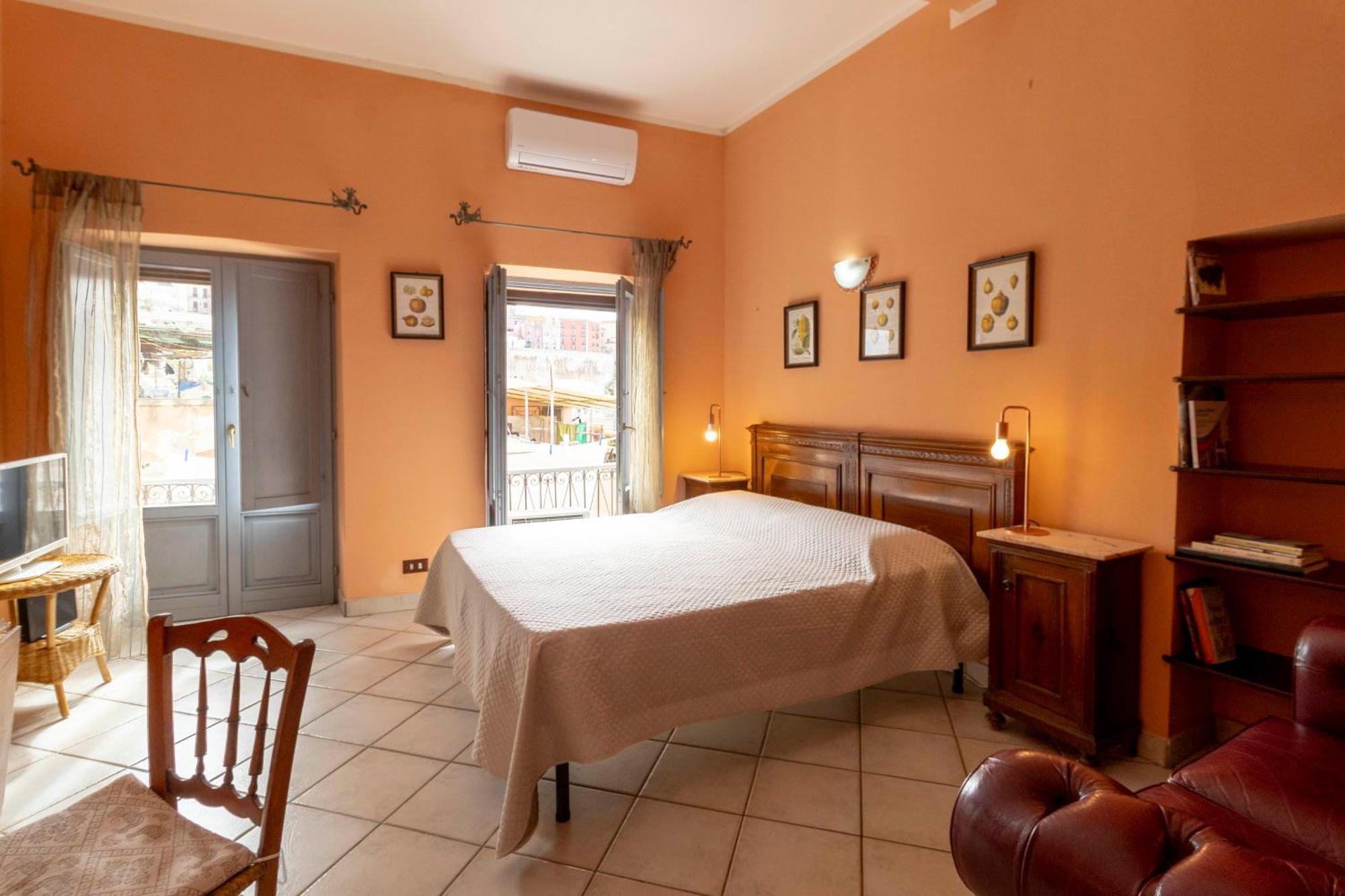 Laribiancos Cagliari Centro Storico Apartment Ngoại thất bức ảnh